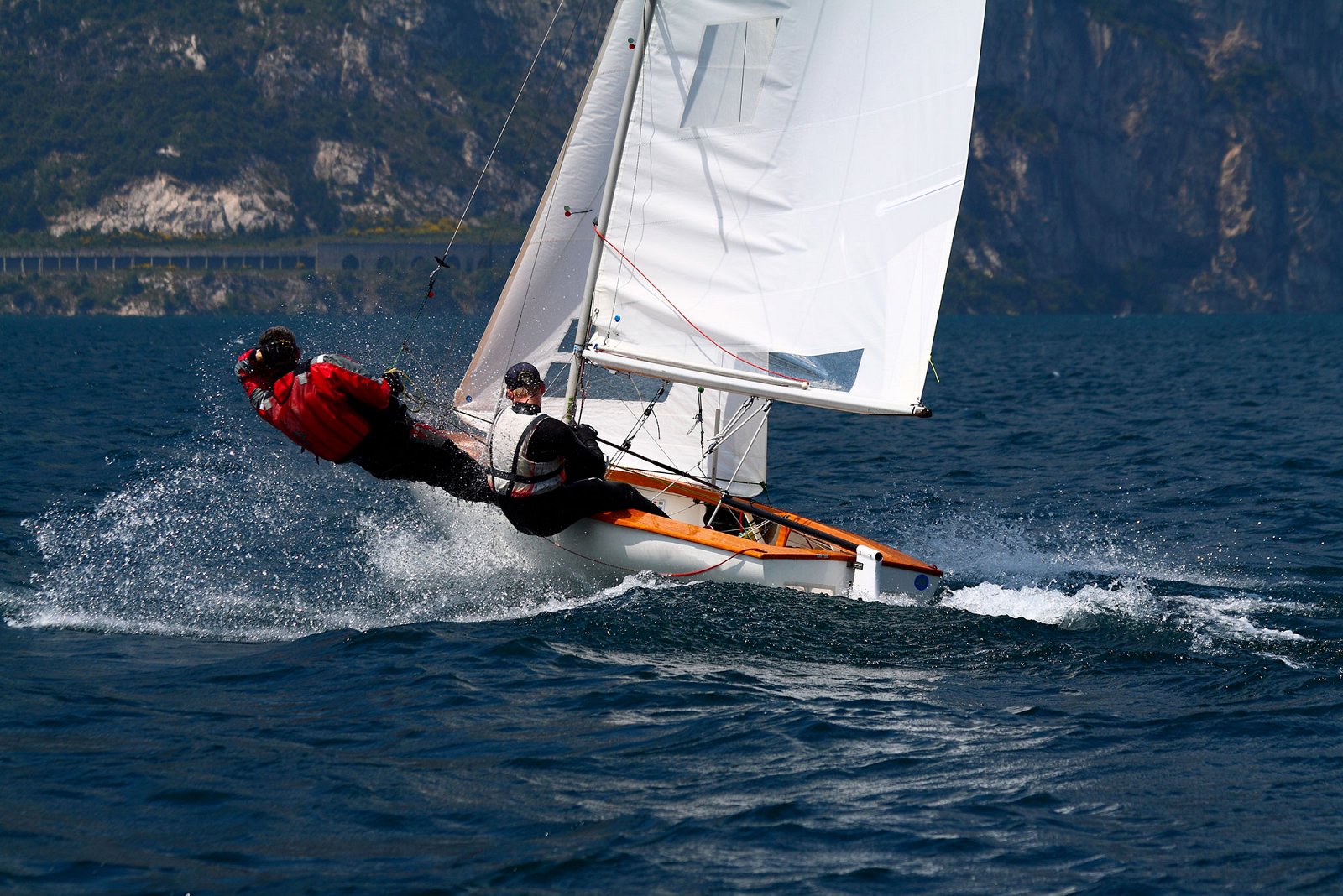 Boatsailing course at Lake Garda during a holiday in Brenzone